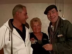 Do The Wife - Compilation di troie con tette grandi MILF scambiste che succhiano il cazzo davanti ai mariti