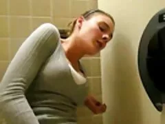 Bruna scommessa persa e schizza seduta in faccia e lesbiche con tette grosse scopata anale da gf